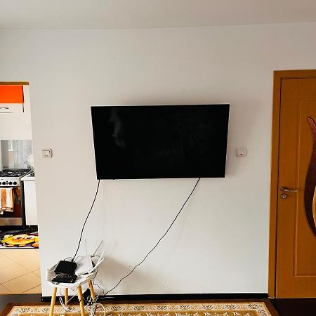 Câmpulung Moldovenesc Lovely 1 Bedroom Apartment المظهر الخارجي الصورة
